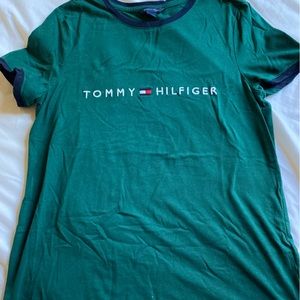 Tommy tee